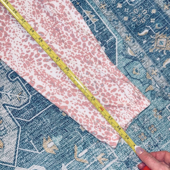 🆕CHAMPION Pink Leopard Hacci Pajama Set, Size Medium - Picture 8 of 14